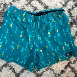 Patagonia Teal and Yellow Patterned Women’s Hiking Shorts - Small